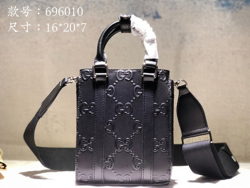 Gucci Handbags 1260